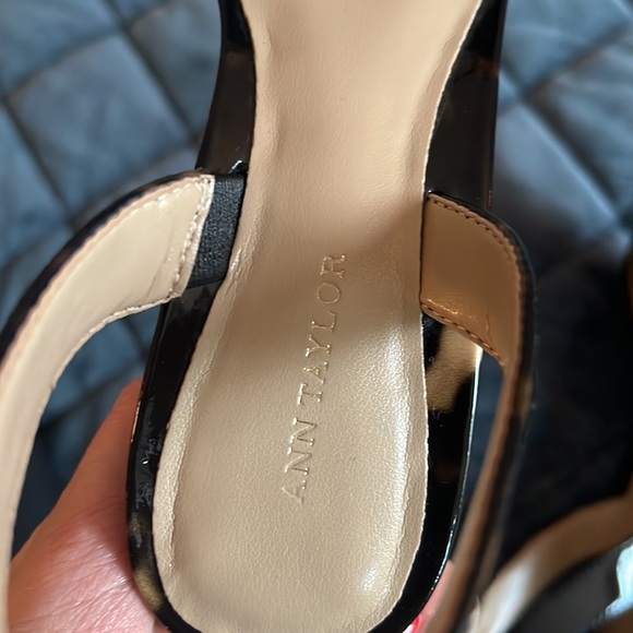 Ann Taylor tortoise shell heels - Picture 5 of 6